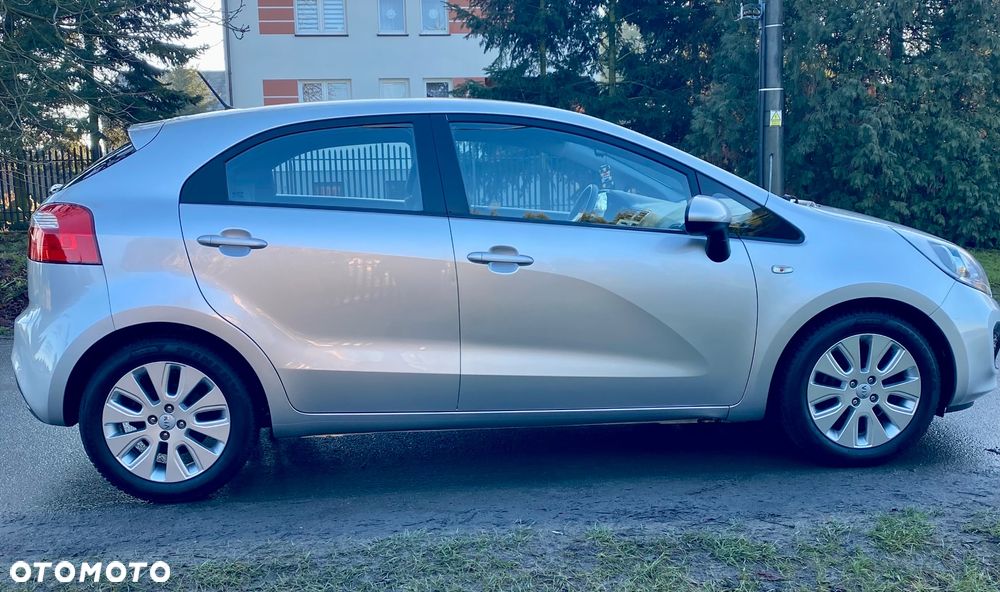 Kia Rio 1.2 Attract - 12