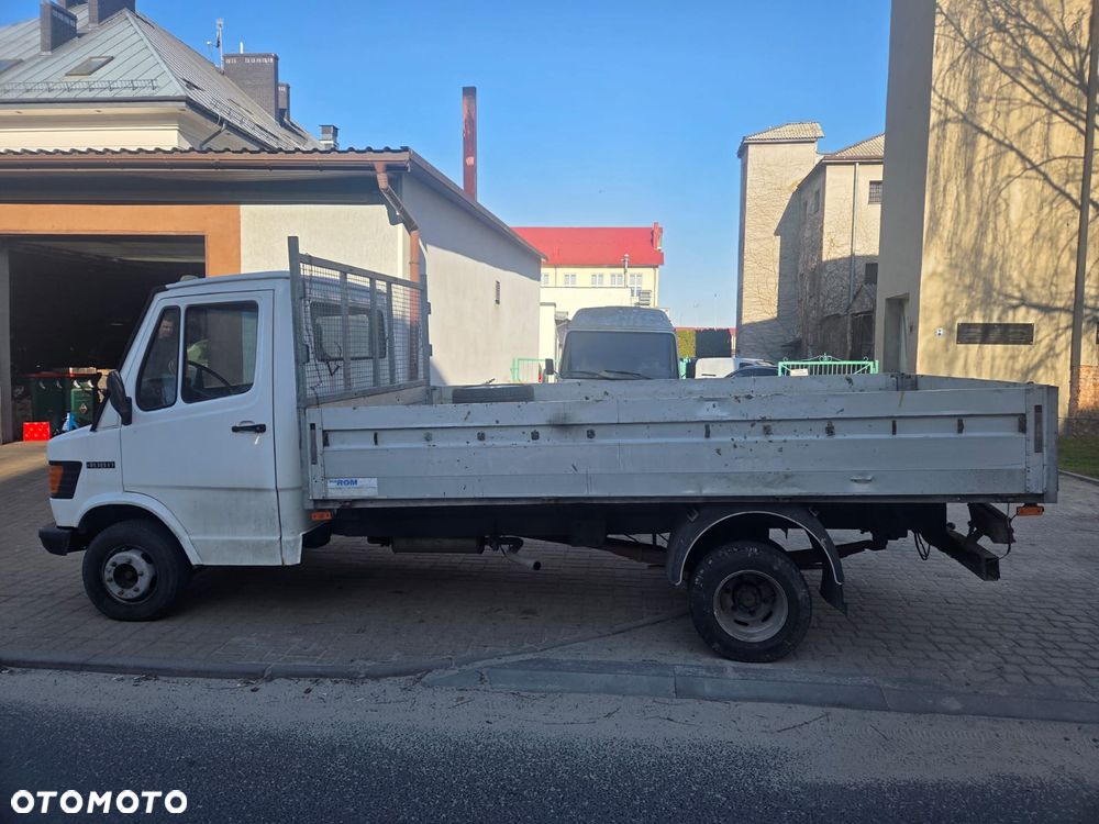 Mercedes-Benz 408D - 2