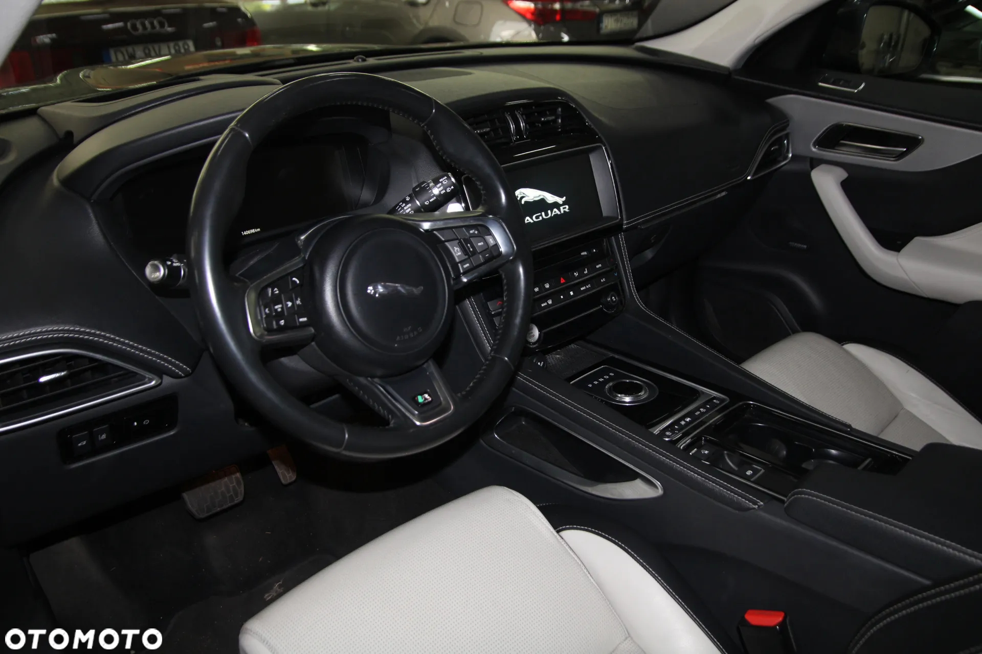 Jaguar F-Pace 3.0 V6 AWD R-Sport - 12