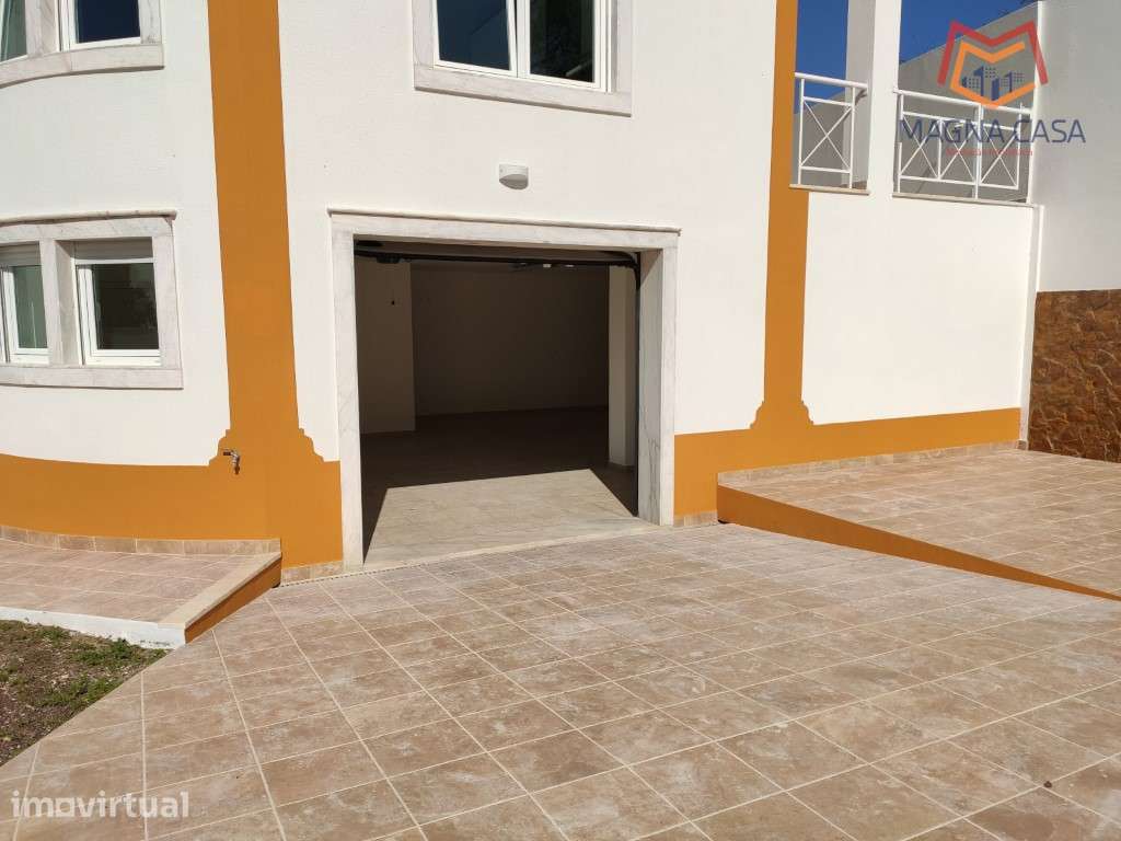 Moradia Renovada com Amplo Espaço Exterior - Ericeira - Grande imagem: 5/41