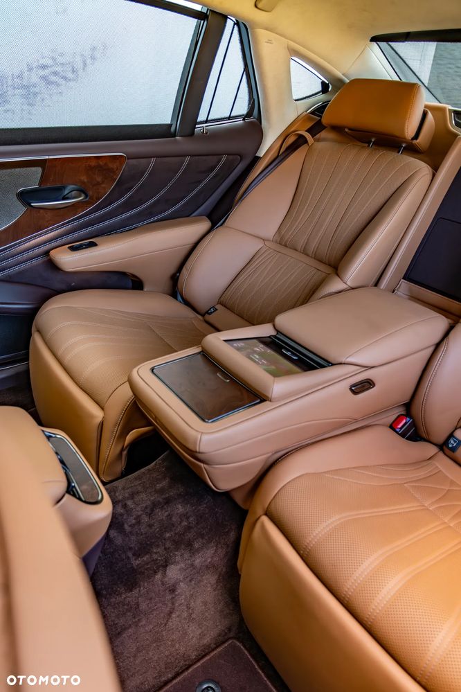 Lexus LS - 26