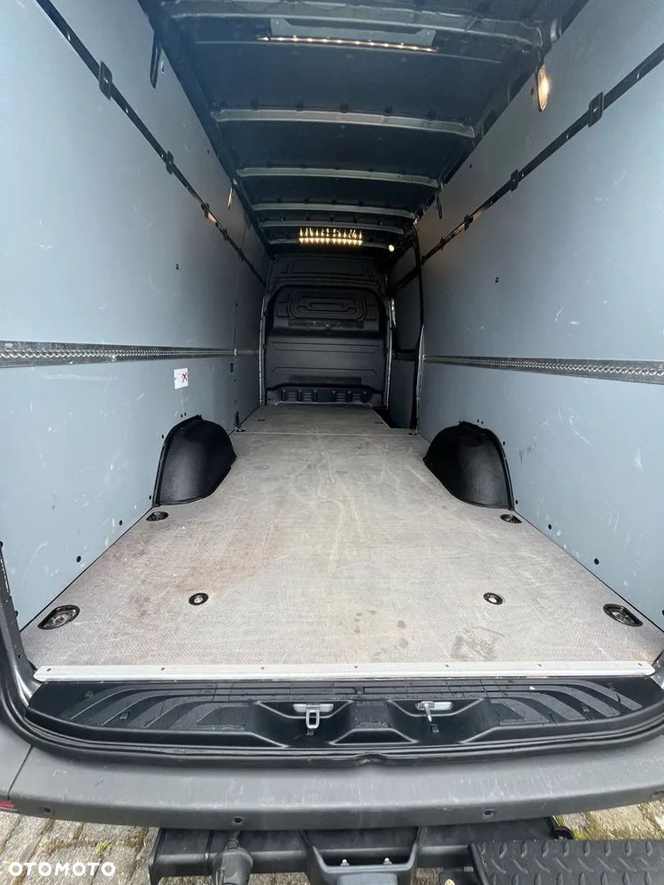 Mercedes-Benz Sprinter - 15