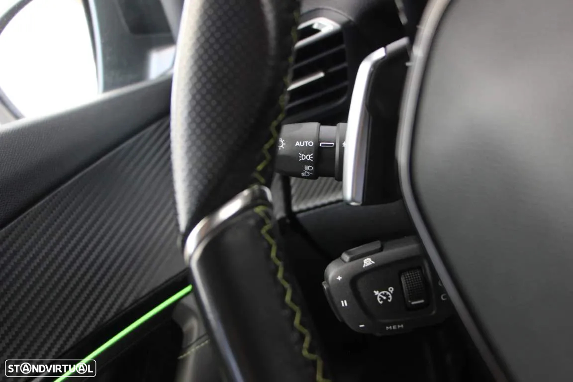 Peugeot 2008 1.5 BlueHDi GT EAT8 - 19
