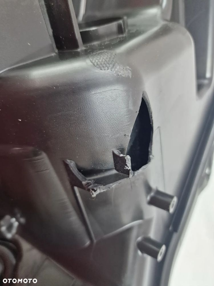 TOYOTA AYGO X 22- PRAWA LAMPA PRZEDNIA PRZÓD , NR KOITO 0H-31 , NR AUKCJI LPP8 - 16