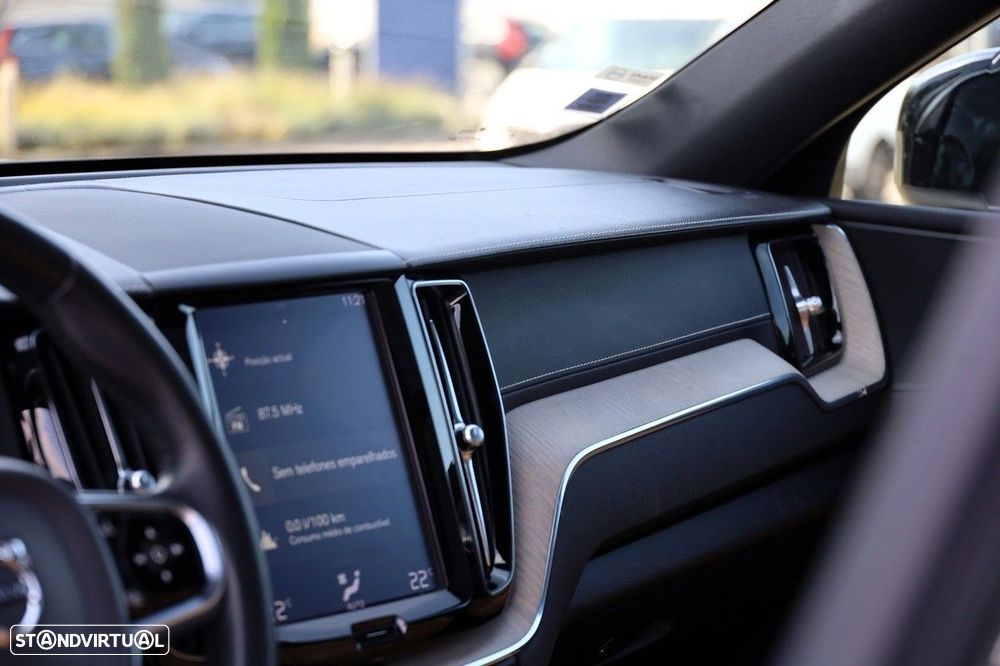 Volvo XC 60 2.0 T8 PHEV Inscription AWD - 17
