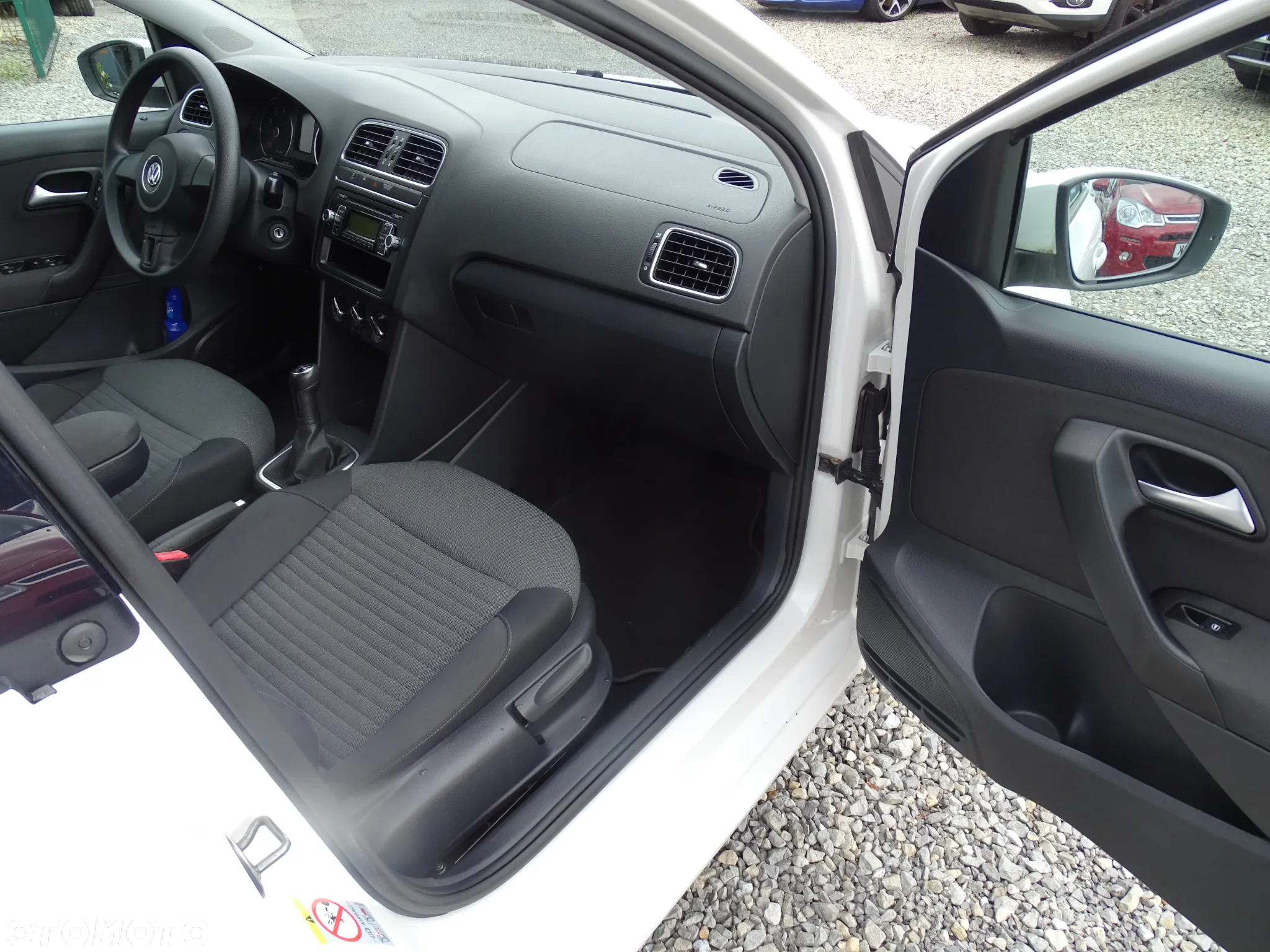 Volkswagen Polo 1.2 Blue Motion Technology Comfortline - 16