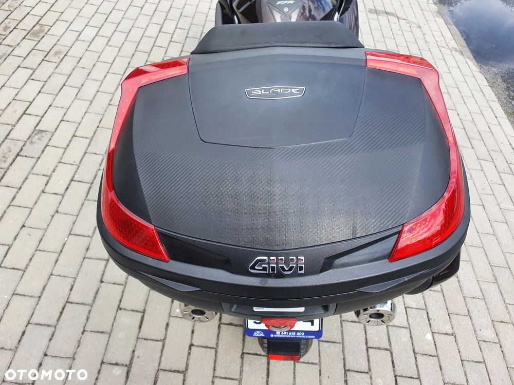 Yamaha FJR - 8