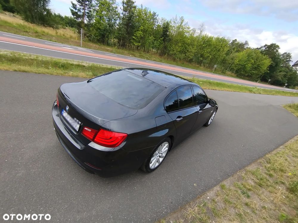 BMW Seria 5 528i Sport-Aut - 8