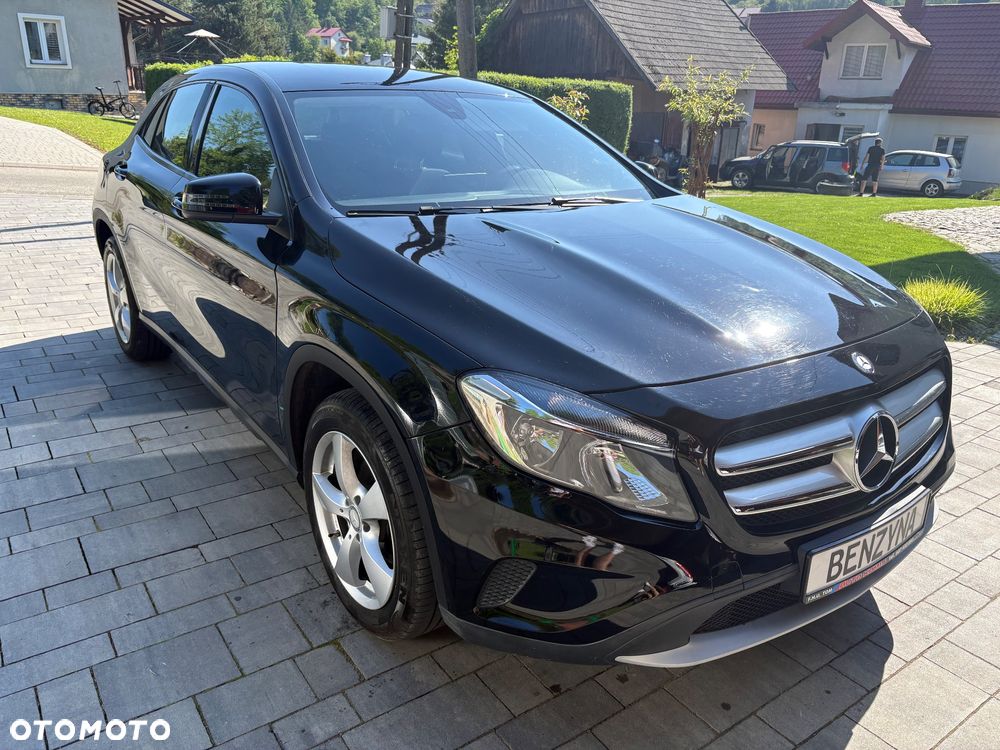 Mercedes-Benz GLA - 4