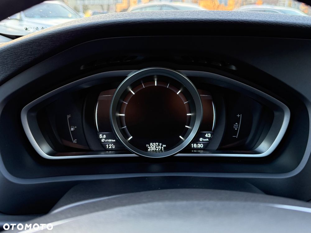 Volvo V40 D4 Drive-E Momentum - 26