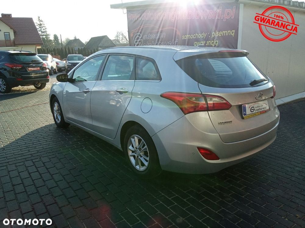 Hyundai i30 blue Kombi 1.6 CRDi Premium - 4