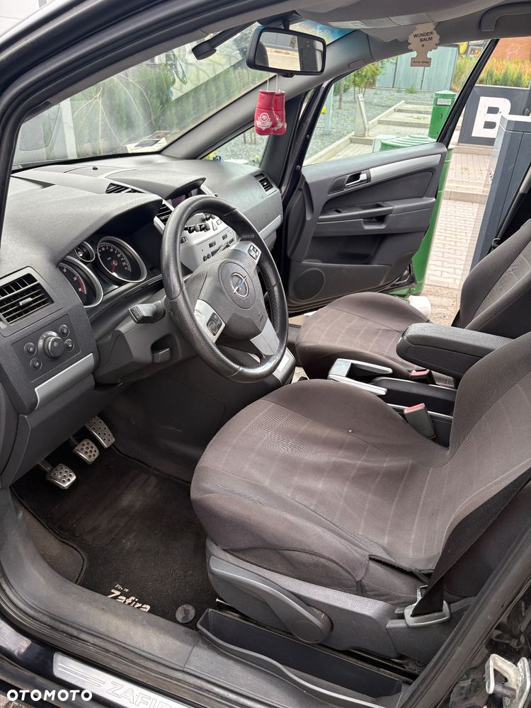 Opel Zafira 1.9 CDTI - 10