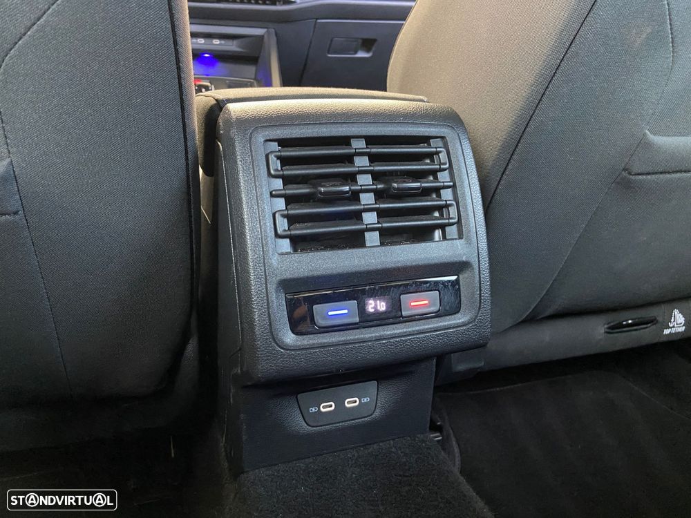VW Golf 1.4 TSI GTE DSG - 24