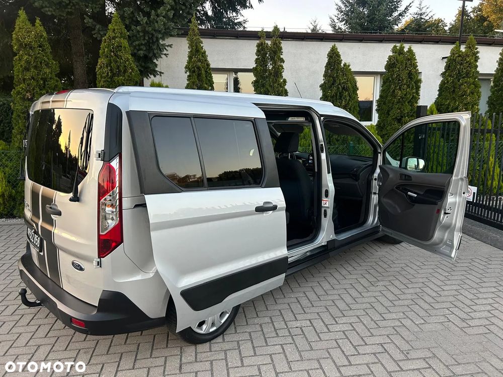 Ford Tourneo Connect Grand - 17