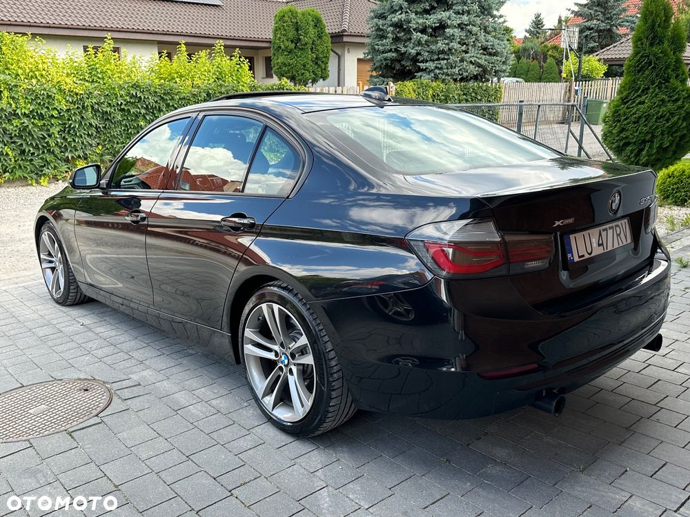 BMW Seria 3 335i xDrive Sport Line - 4