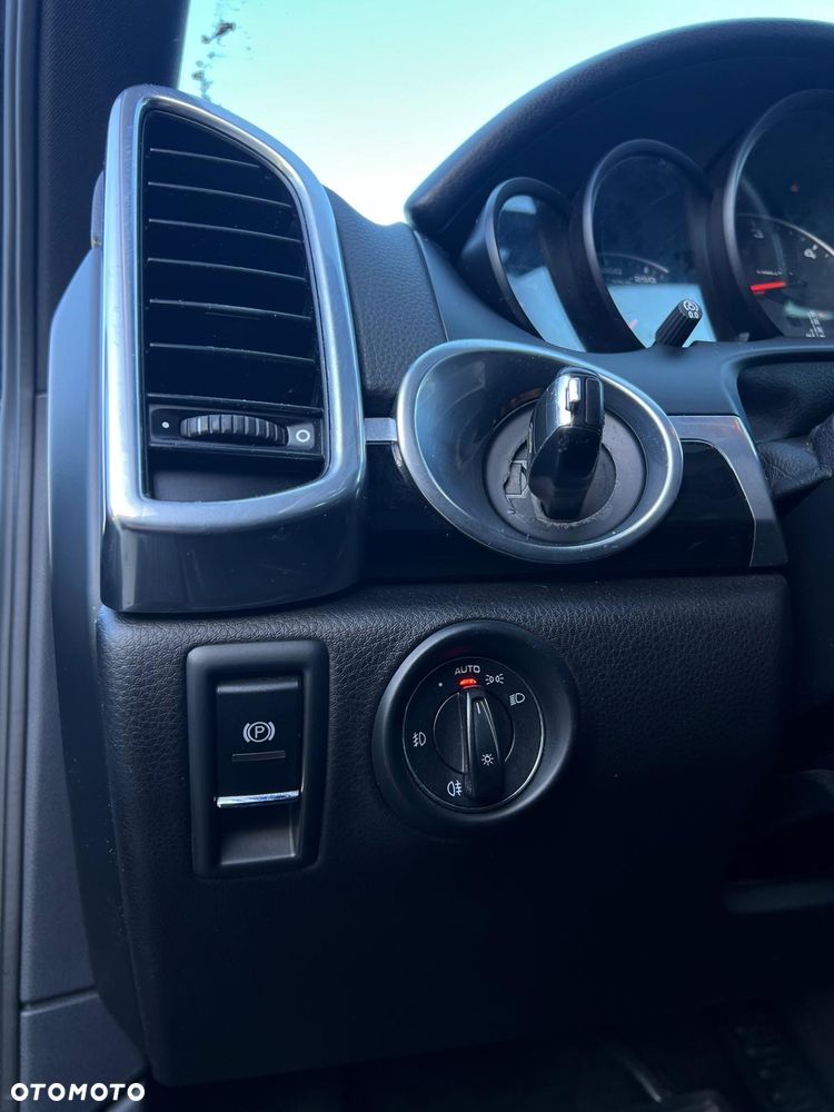 Porsche Cayenne - 27