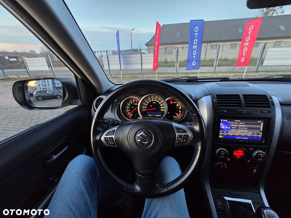 Suzuki Grand Vitara 2.4 Premium - 27