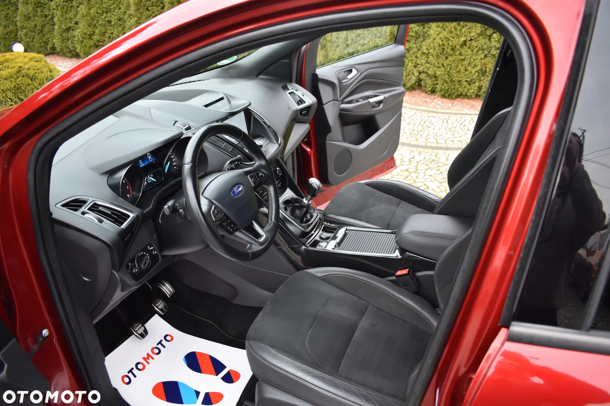 Ford Kuga 1.5 EcoBoost 2x4 ST-Line - 31