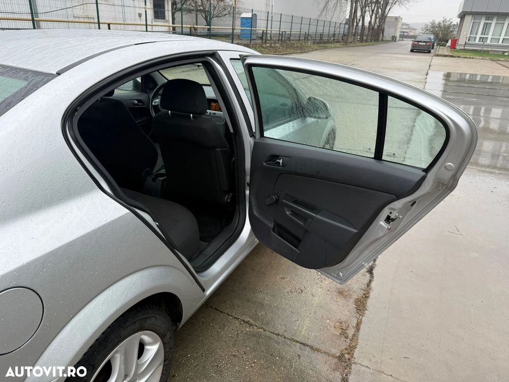 Opel Astra 1.6 TWINPORT ECOTEC Start/Stop Active - 10