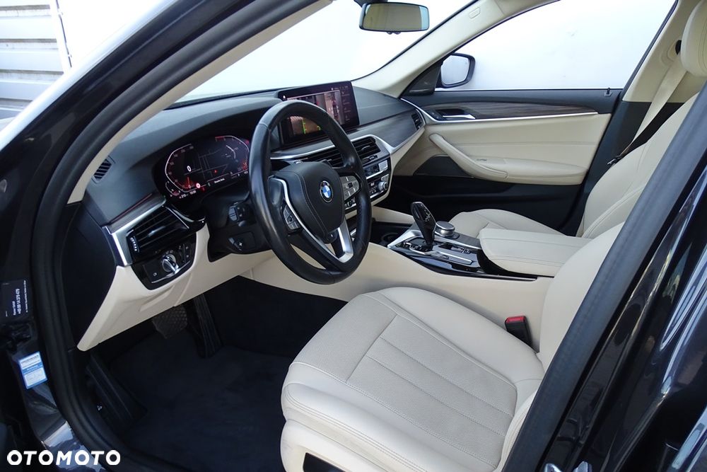 BMW Seria 5 530i Sport Line - 18