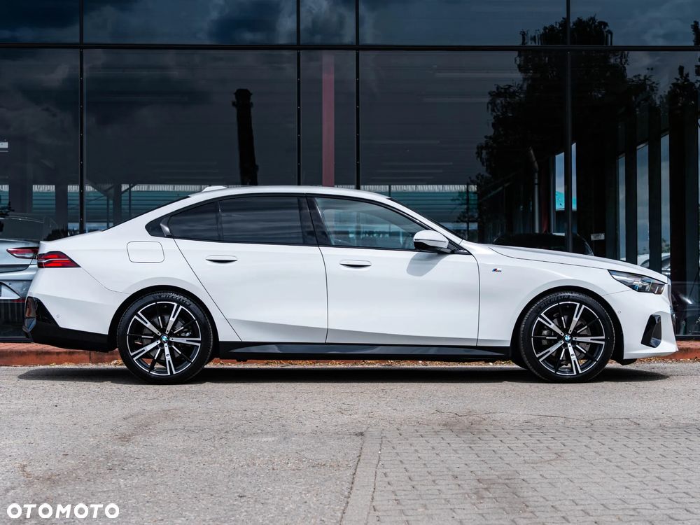 BMW Seria 5 520d xDrive - 16