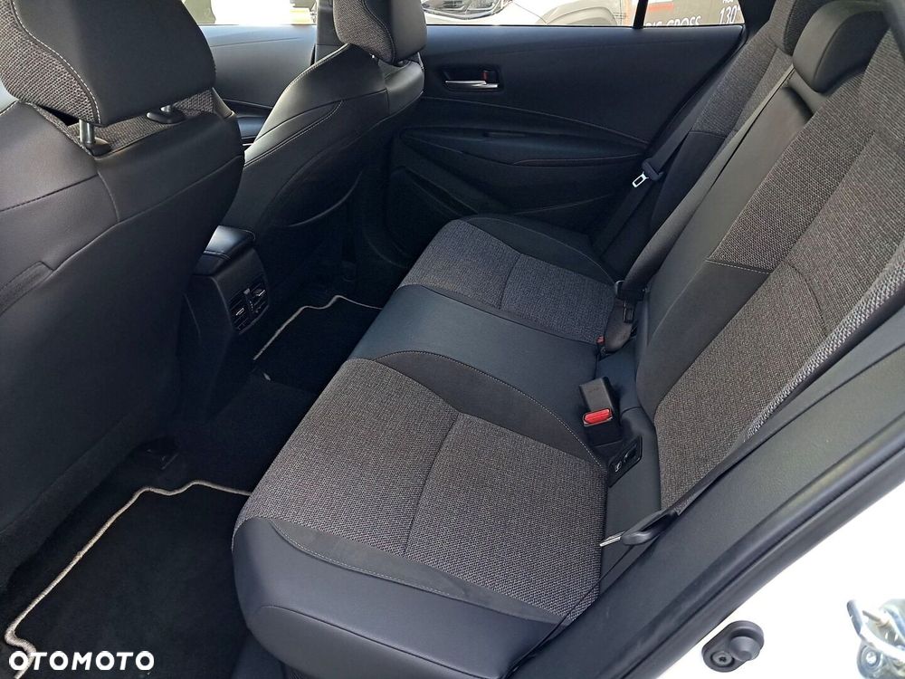 Toyota Corolla - 13