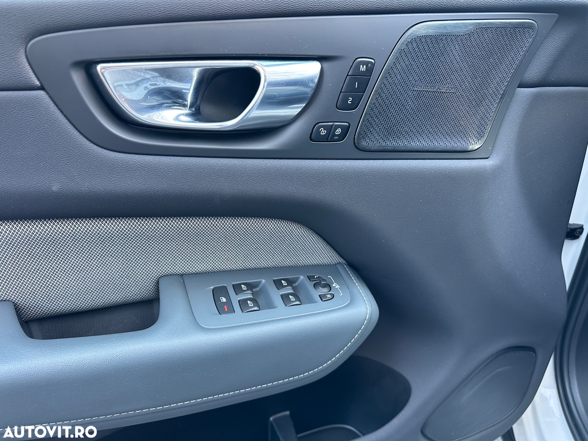 Volvo XC 60 T6 AWD Recharge Geartronic RDesign - 21