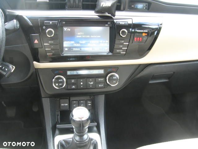 Toyota Corolla 1.6 Premium EU6 - 18