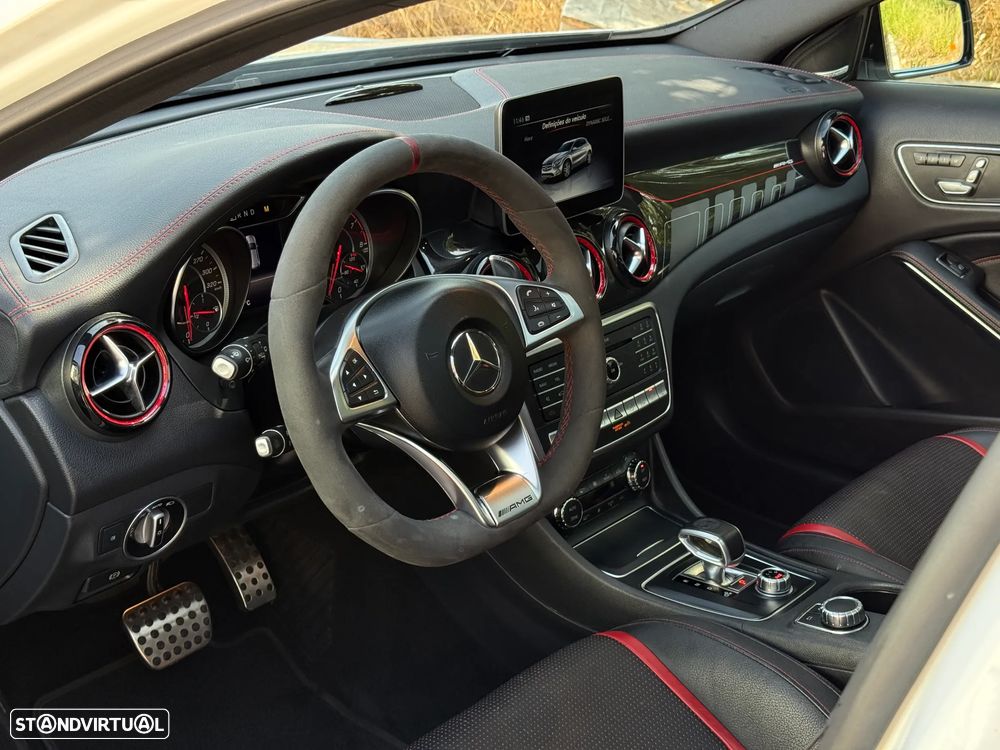 Mercedes-Benz GLA 45 AMG 4-Matic - 12