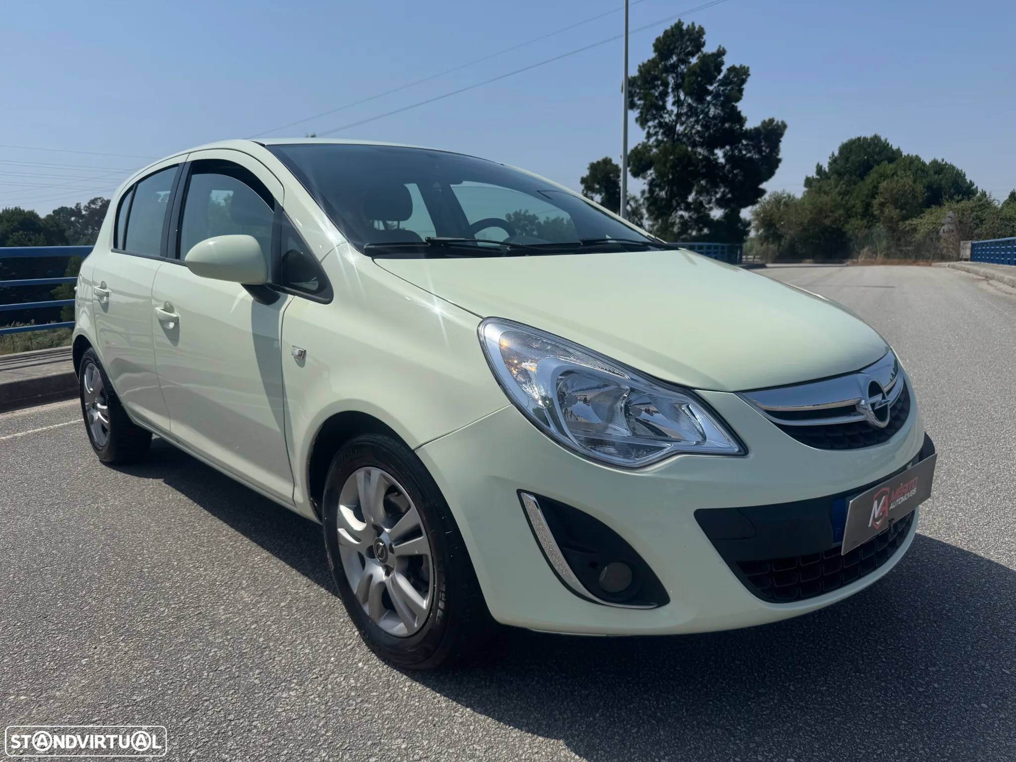 Opel Corsa 1.2 City FlexFuel - 2