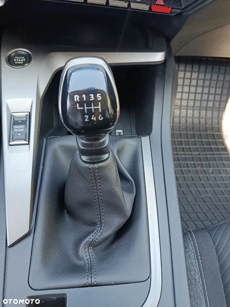 Peugeot 308 1.2 PureTech Active Pack S&S - 9