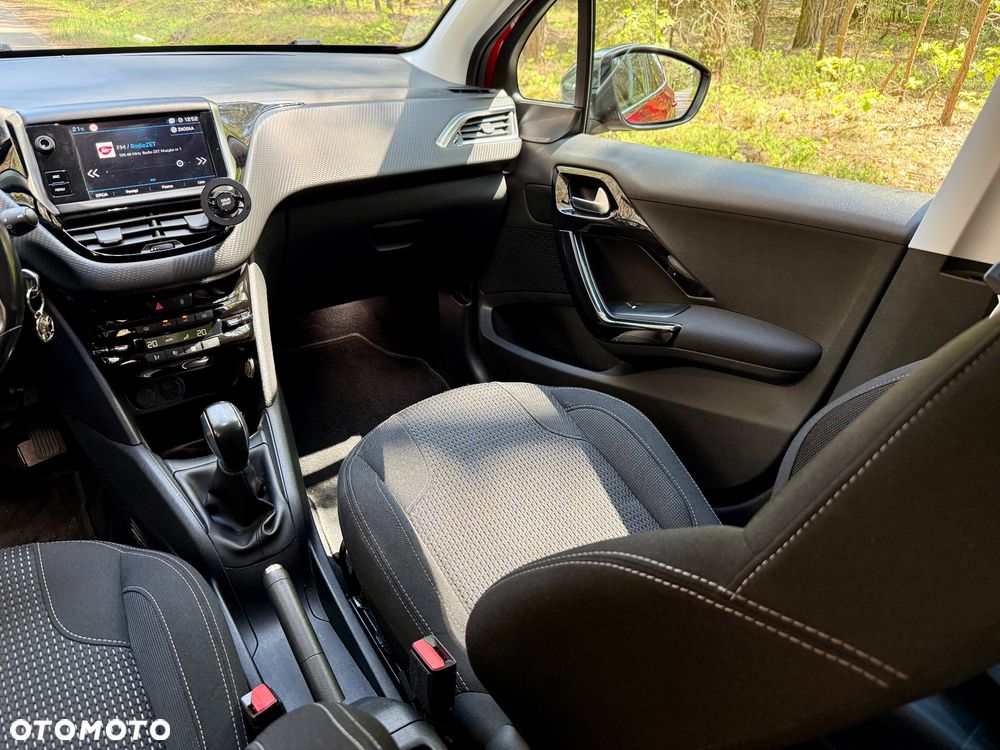 Peugeot 208 1.2 PureTech GPF Allure S&S - 12