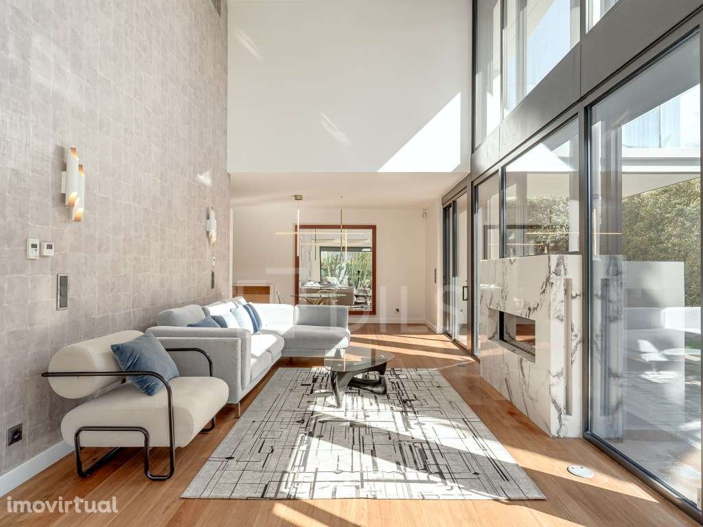 Moradia T5+2 de luxo com piscina privada em condomínio no Estoril - Grande imagem: 3/55