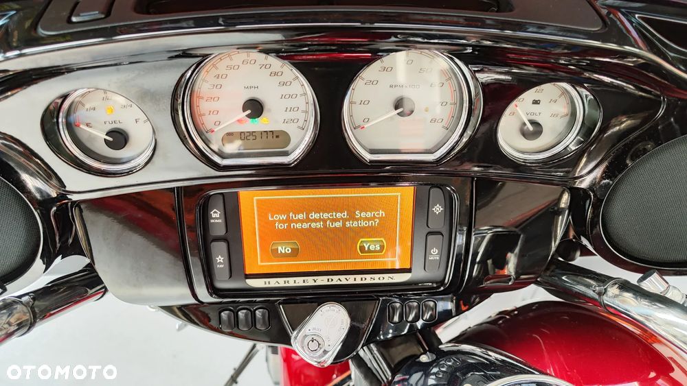 Harley-Davidson Touring Street Glide - 35