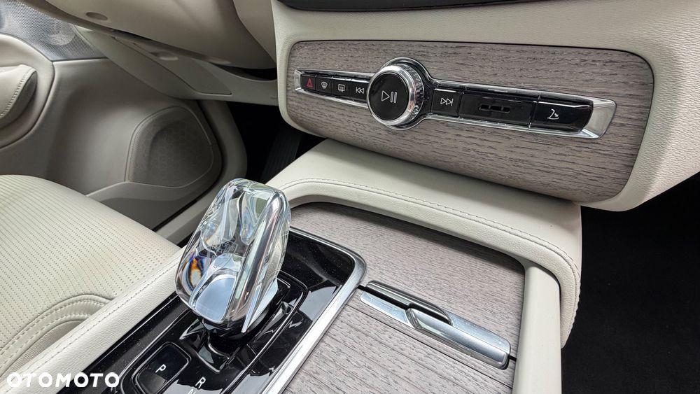 Volvo XC 90 B5 D AWD Ultimate Bright 7os - 32