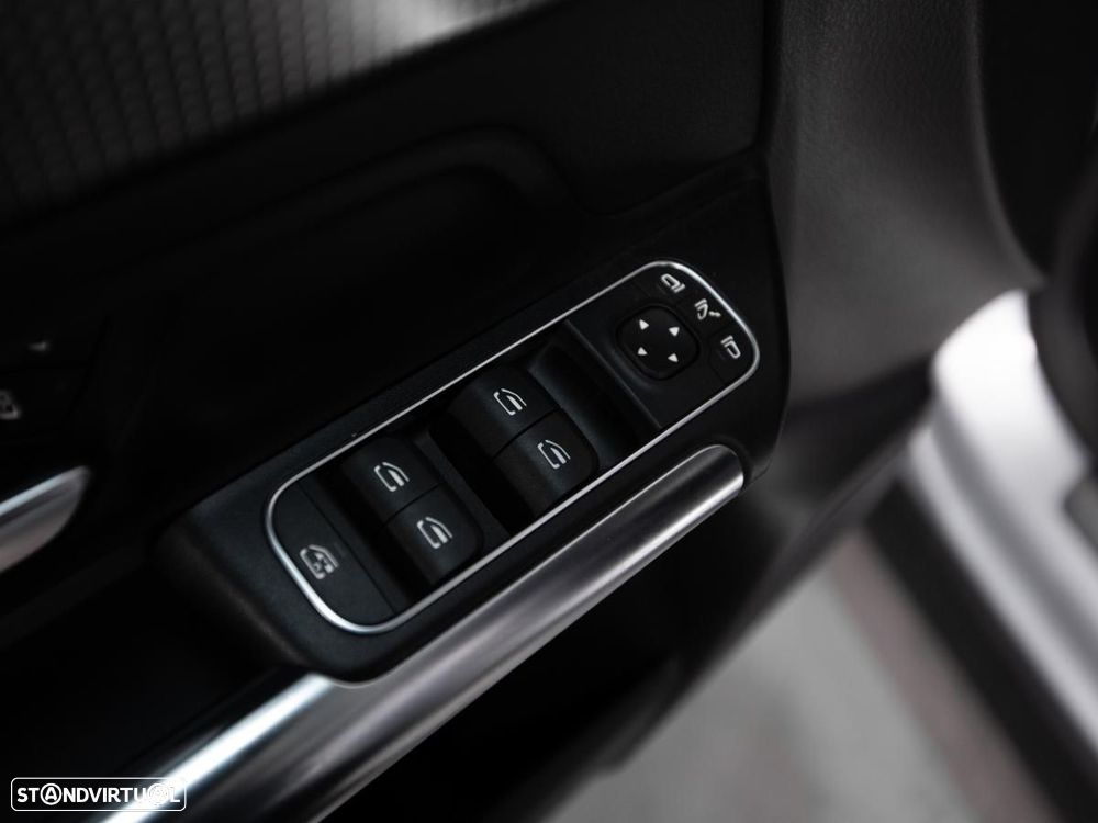 Mercedes-Benz GLA 250 8G-DCT Progressive - 13