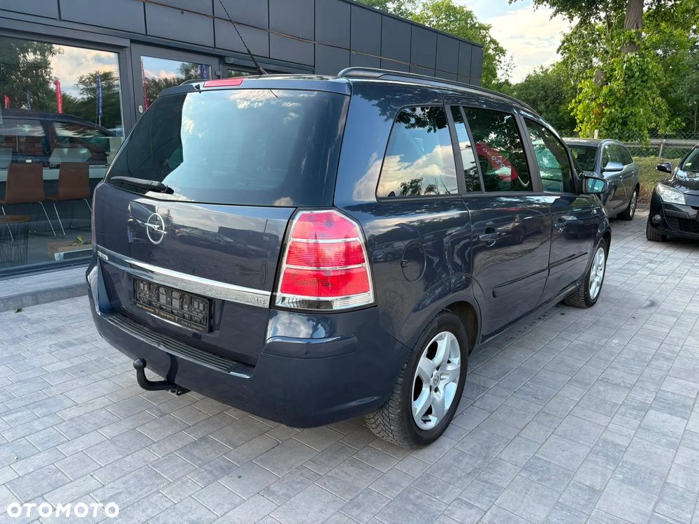 Opel Zafira 1.8 16V - 8