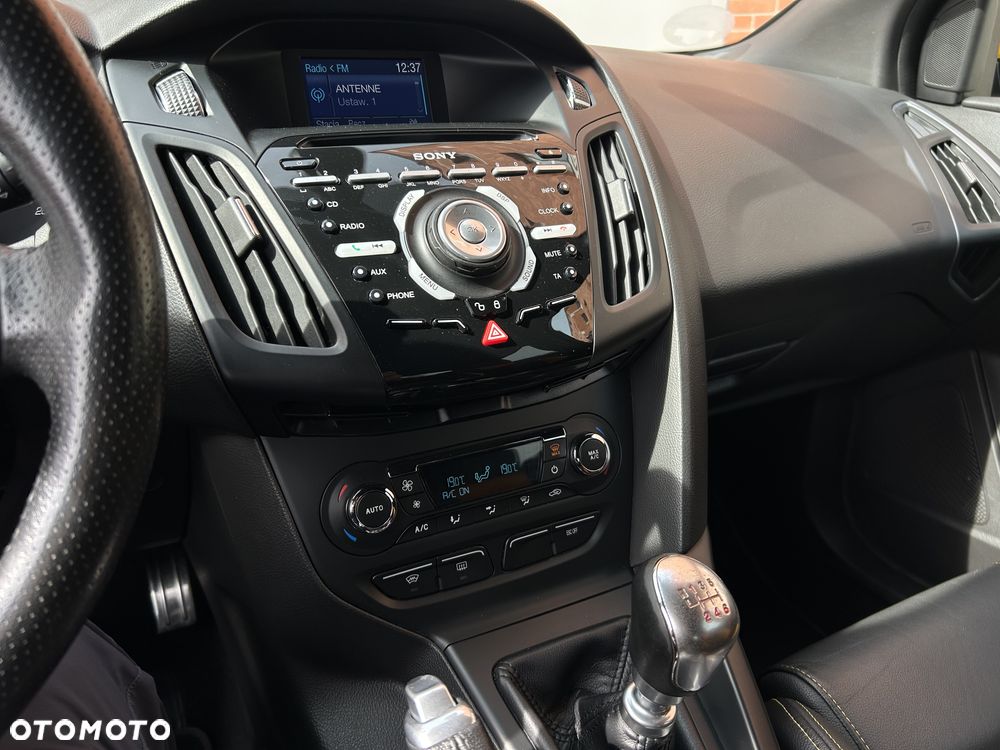 Ford Focus 2.0 EcoBoost ST mit Leder-Sport-Paket - 25