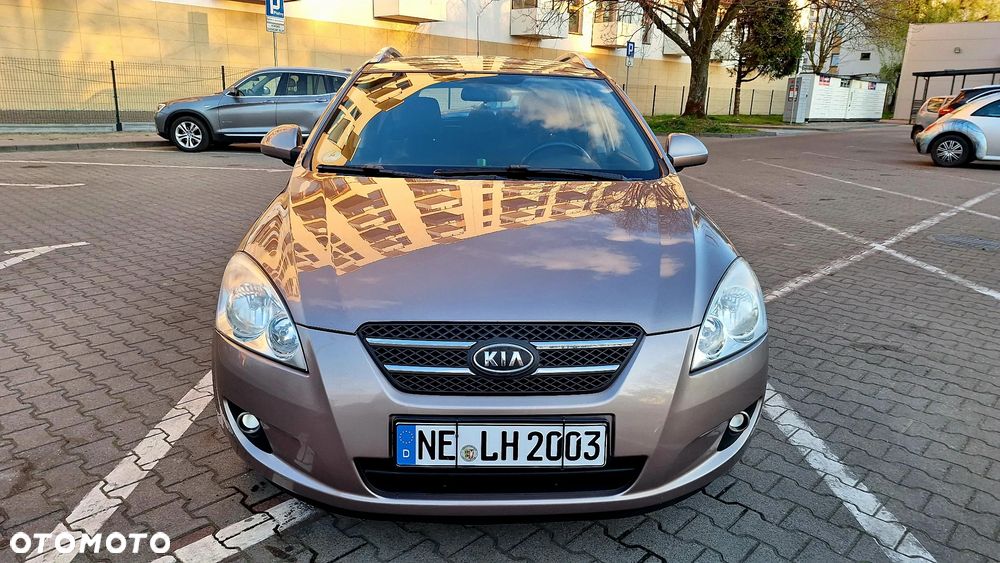 Kia Ceed 1.4 CVVT LX Basis - 1