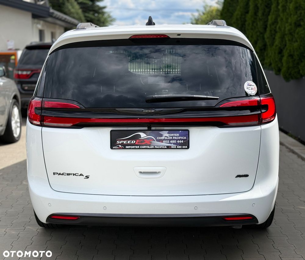 Chrysler Pacifica - 12