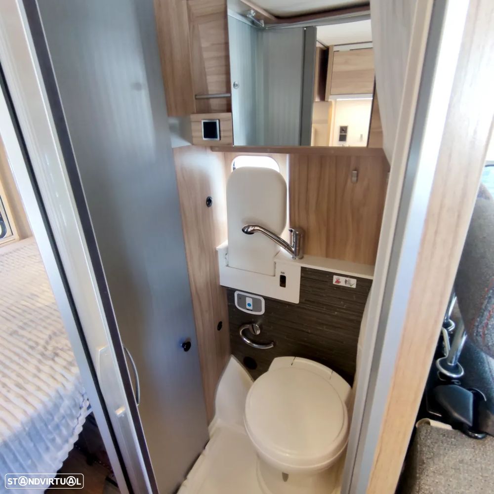 Hymer Van Ayers Rock - 11