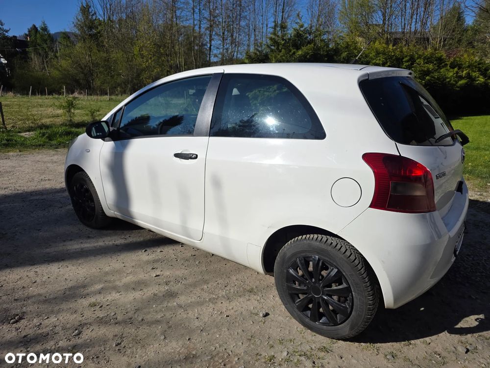 Toyota Yaris 1.0 Luna A/C - 4