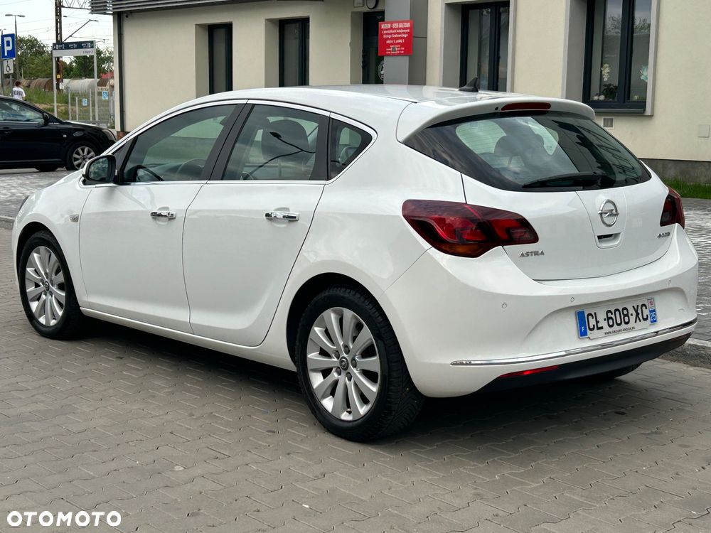 Opel Astra 1.7 CDTI Cosmo - 11