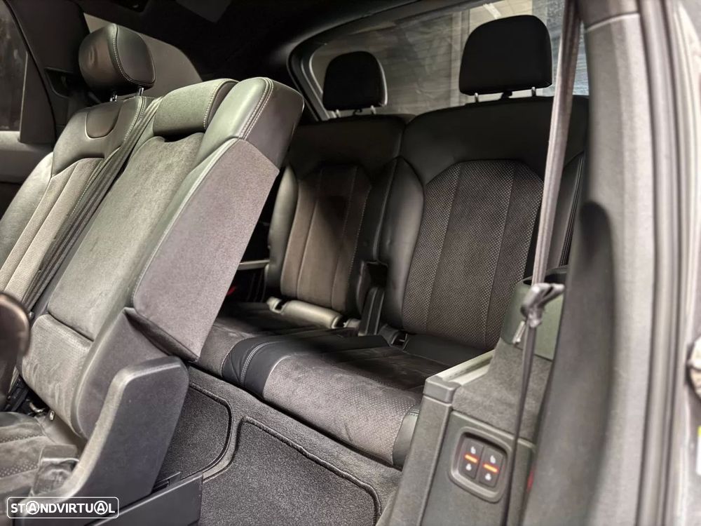 Audi Q7 3.0 TDI quattro S-line Tiptronic 7L - 27