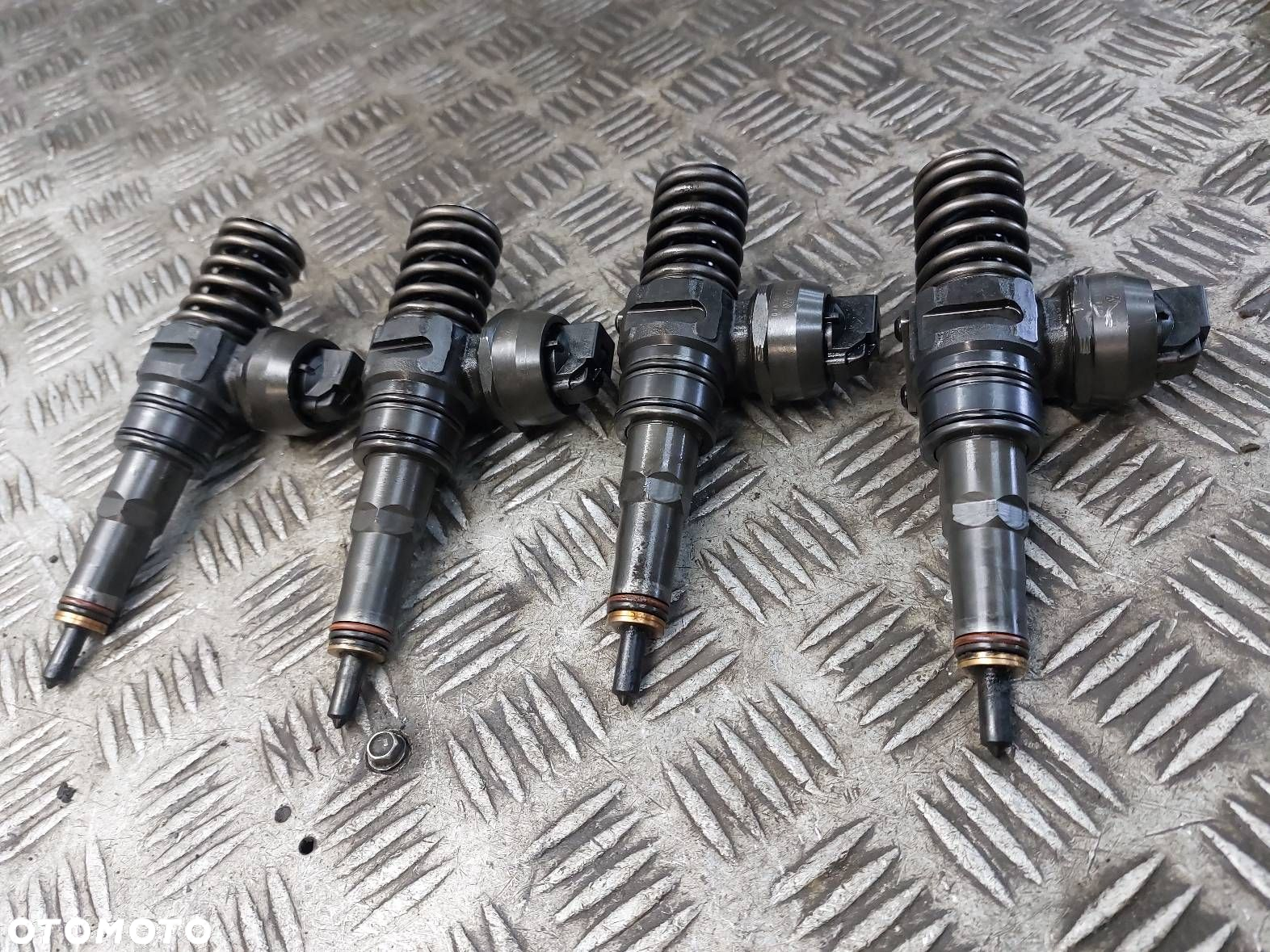 POMPOWTRYSKIWACZ POMPOWTRYSKI KOMPLET VOLKSWAGEN PASSAT B5 FL 1.9 TDI - 2