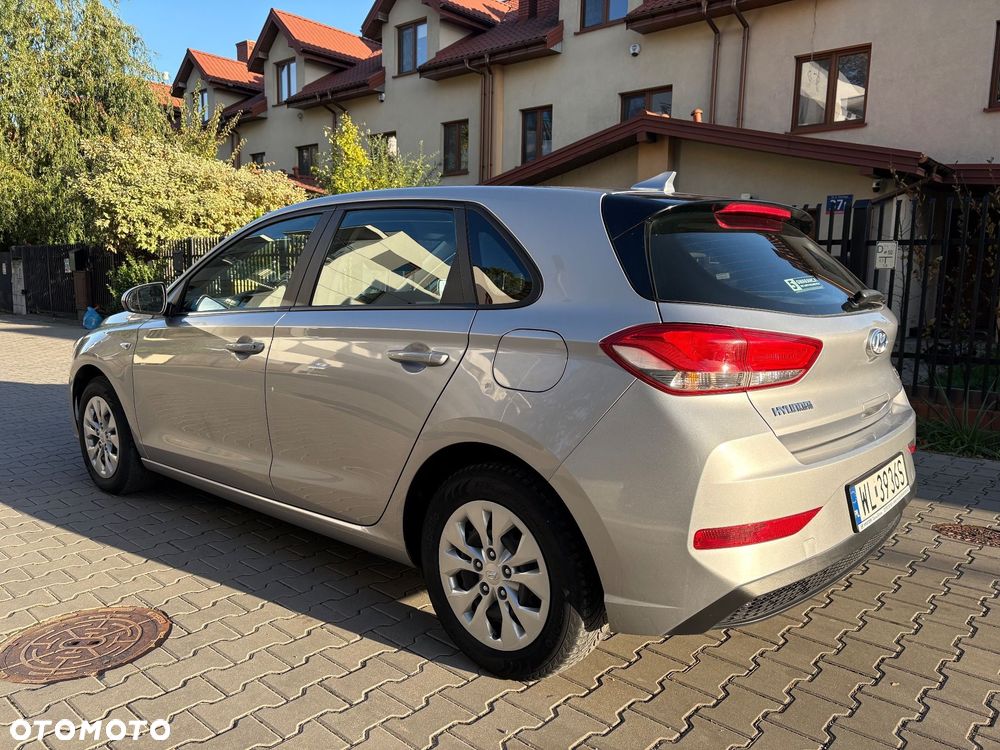 Hyundai i30 1.5 DPI Classic + - 7