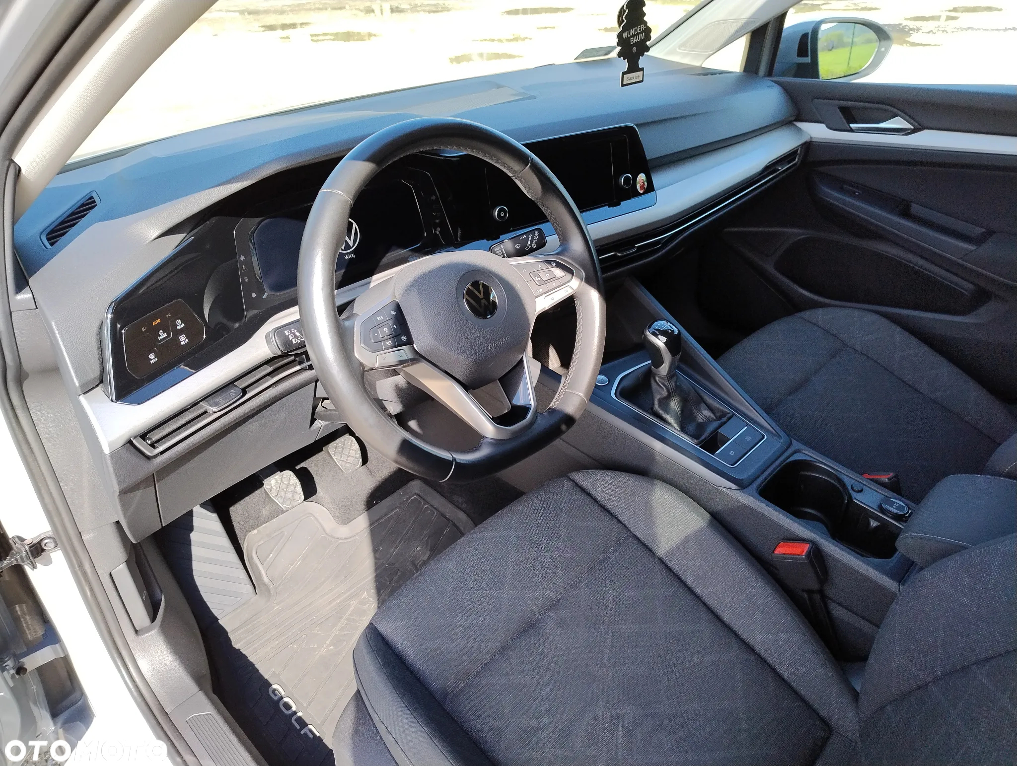 Volkswagen Golf VIII 1.5 TSI EVO Life - 3