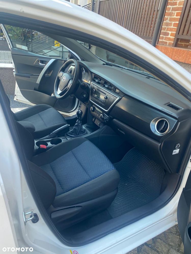 Toyota Auris - 5