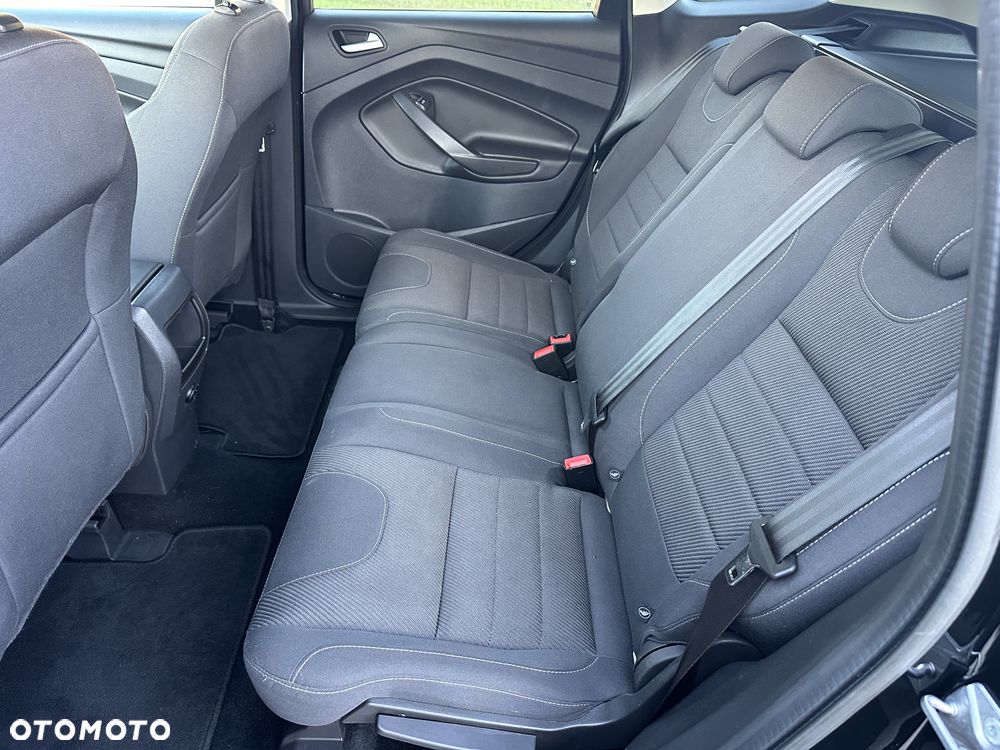 Ford Kuga 2.0 TDCi 2x4 Titanium - 16