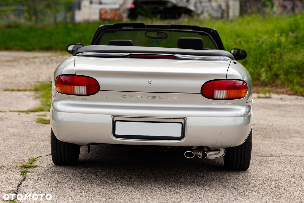 Chrysler Stratus - 14